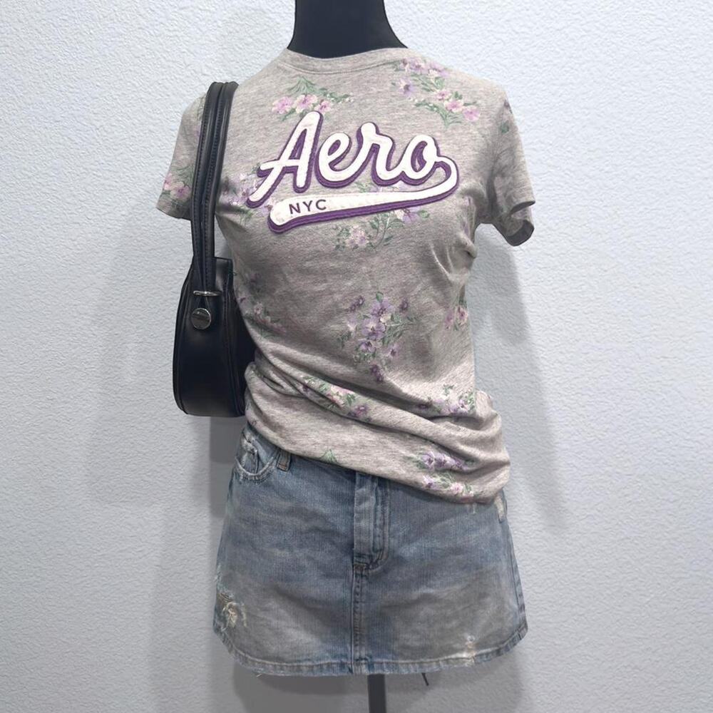 Aeropostale grey‎ tee with floral